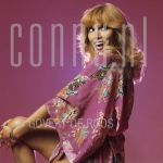 17-02-1978 Amanda Lear at studio in Amsterdam.

[keywords]Posed, Half Length, Smiling[/keywords]